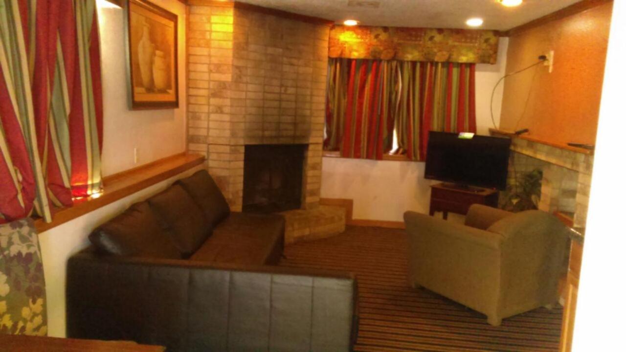 Rodeway Inn 2*